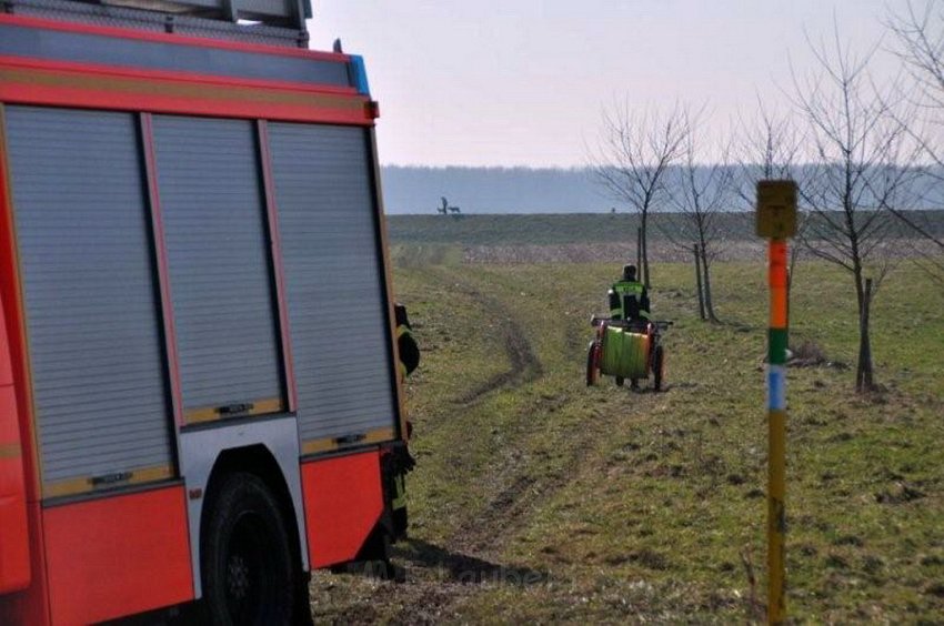 Einsatz BF Koeln Person im Rhein Rheinkassel P03.jpg